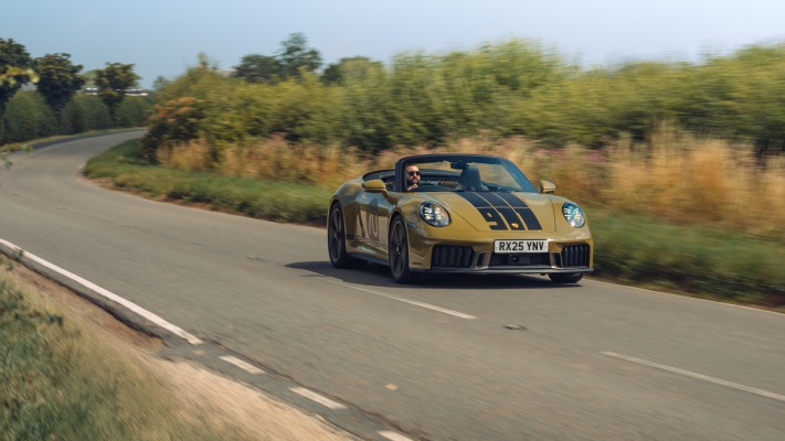 Porsche 911 Spirit 70 Edition UK Version 2025. Desktop wallpaper