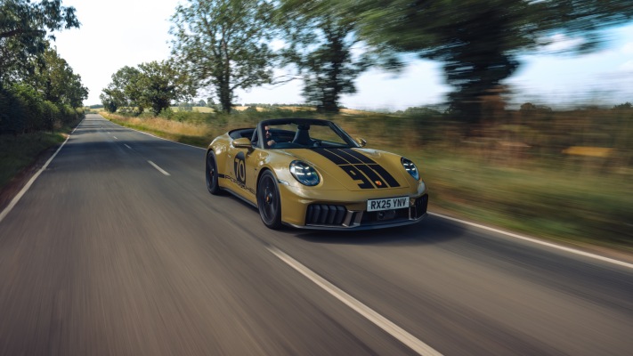 Porsche 911 Spirit 70 Edition UK Version 2025. Desktop wallpaper