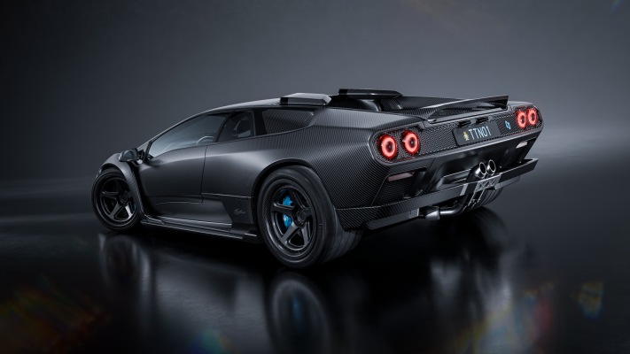 Eccentrica V12 Pacchetto Titano 2025. Desktop wallpaper