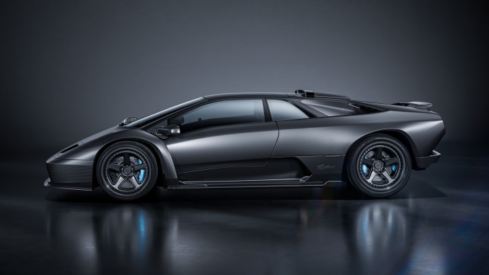 Eccentrica V12 Pacchetto Titano 2025. Desktop wallpaper