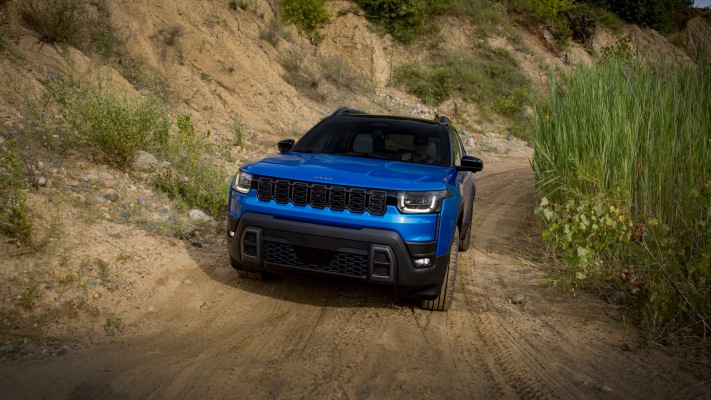 Jeep Cherokee Overland 2026. Desktop wallpaper