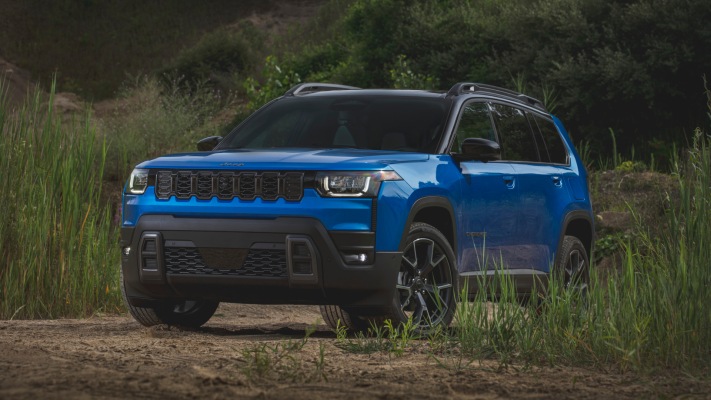 Jeep Cherokee Overland 2026. Desktop wallpaper