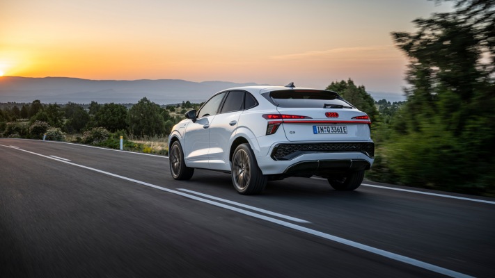 Audi Q3 Sportback e-hybrid 2026. Desktop wallpaper