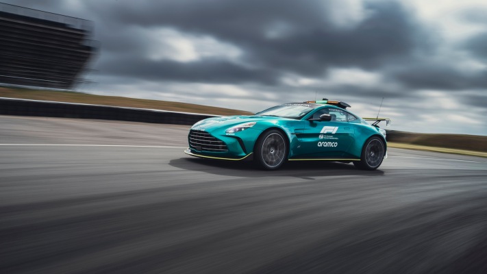 Aston Martin Vantage S F1 Safety Car 2025. Desktop wallpaper