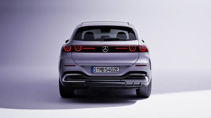 Mercedes-Benz GLC EQ 2026. Desktop wallpaper