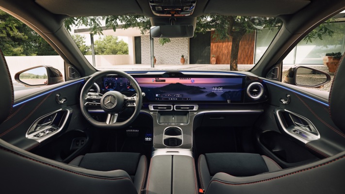 Mercedes-Benz GLC EQ Manufaktur 2026. Desktop wallpaper