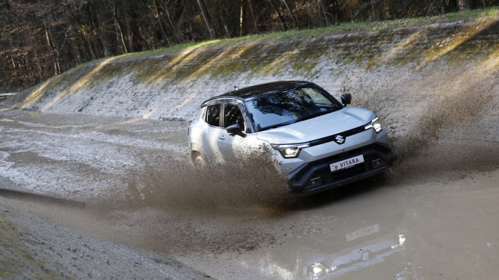 Suzuki e Vitara ICHI Edition 2025. Desktop wallpaper