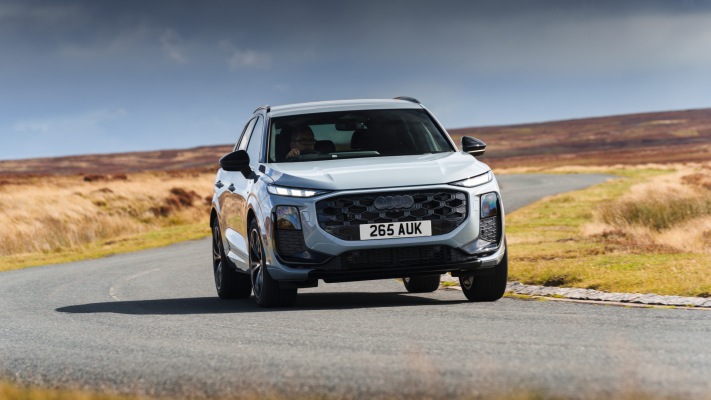 Audi Q3 TFSI Launch Edition UK Version 2026. Desktop wallpaper