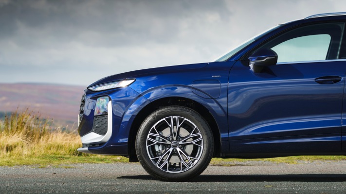 Audi Q3 e-hybrid Launch Edition UK Version 2026. Desktop wallpaper