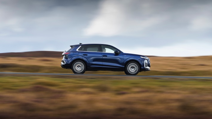 Audi Q3 e-hybrid Launch Edition UK Version 2026. Desktop wallpaper