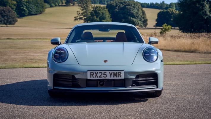 Porsche 911 Carrera S UK Version 2025. Desktop wallpaper