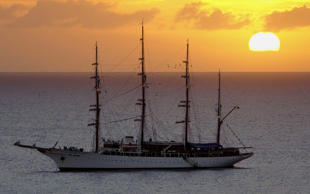 Ships. Desktop wallpaper