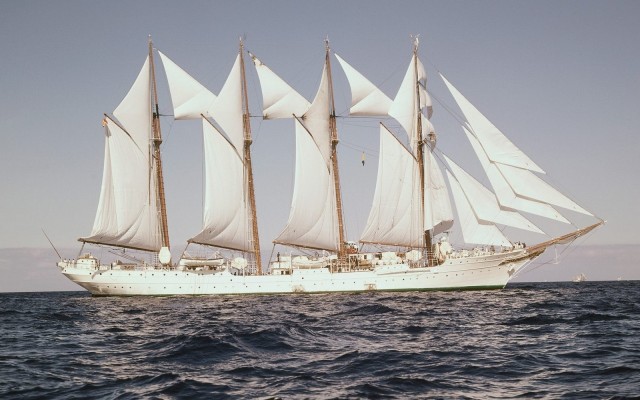 Ships. Desktop wallpaper