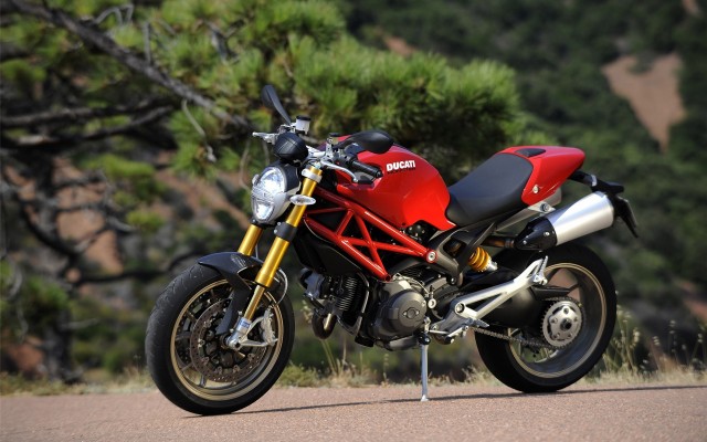 Motorbikes. Desktop wallpaper