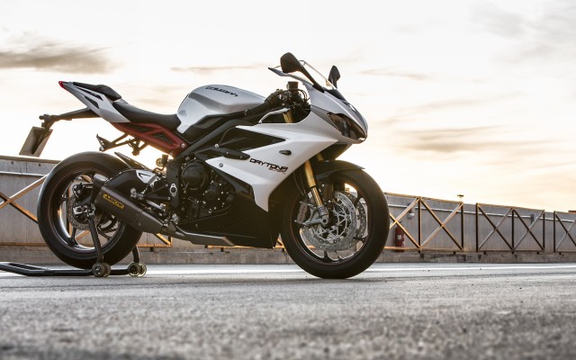 Motorbikes. Desktop wallpaper