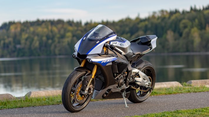 Motorbikes. Desktop wallpaper