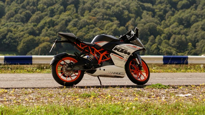 Motorbikes. Desktop wallpaper