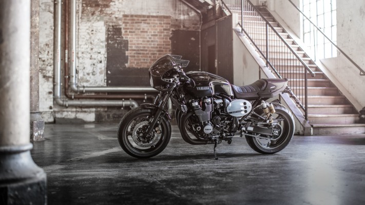 Yamaha XJR 1300. Desktop wallpaper