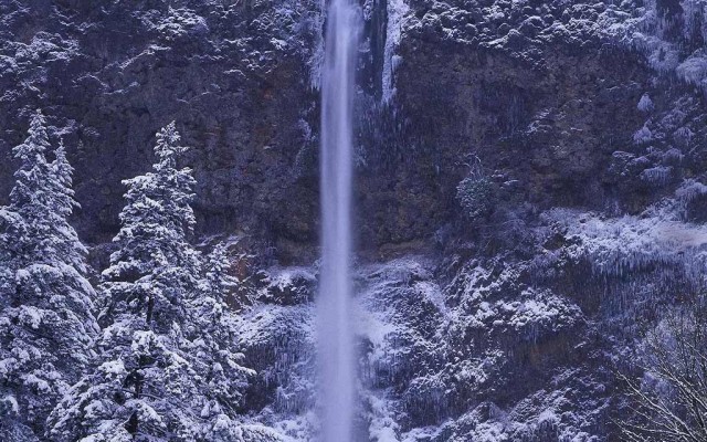 Waterfalls. Desktop wallpaper
