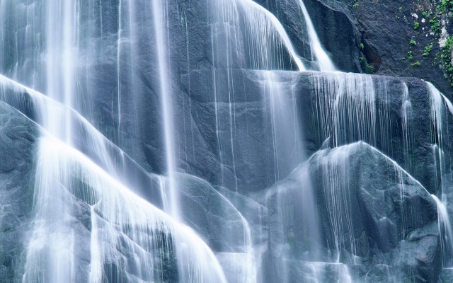 Waterfalls. Desktop wallpaper