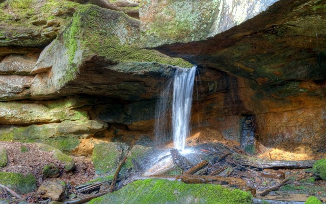 Waterfalls. Desktop wallpaper