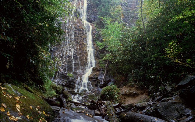 Waterfalls. Desktop wallpaper