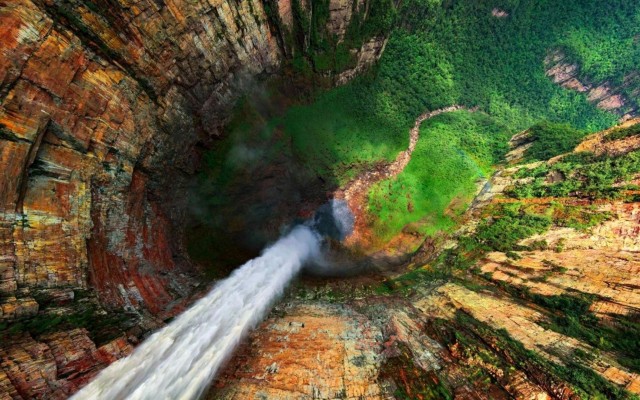 Waterfalls. Desktop wallpaper