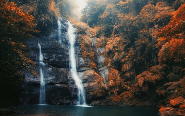 Waterfalls. Desktop wallpaper