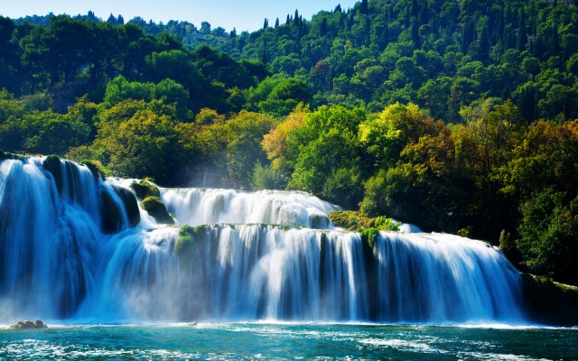 Waterfalls. Desktop wallpaper