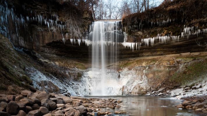 Waterfalls. Desktop wallpaper
