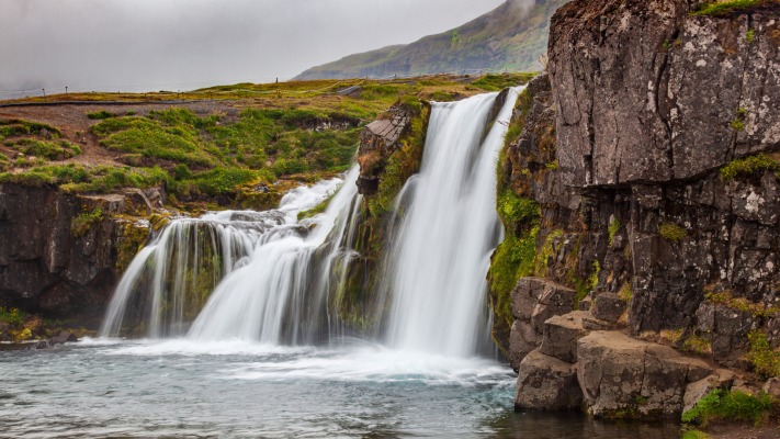 Waterfalls. Desktop wallpaper