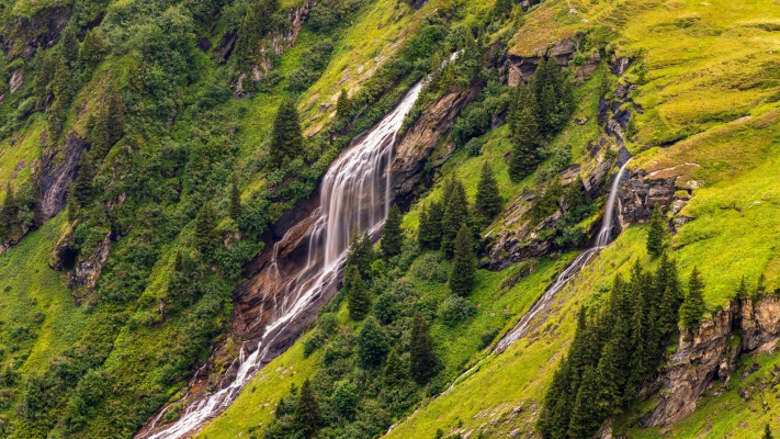 Waterfalls. Desktop wallpaper