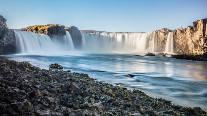 Waterfalls. Desktop wallpaper