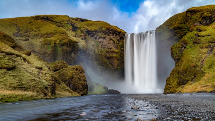 Waterfalls. Desktop wallpaper