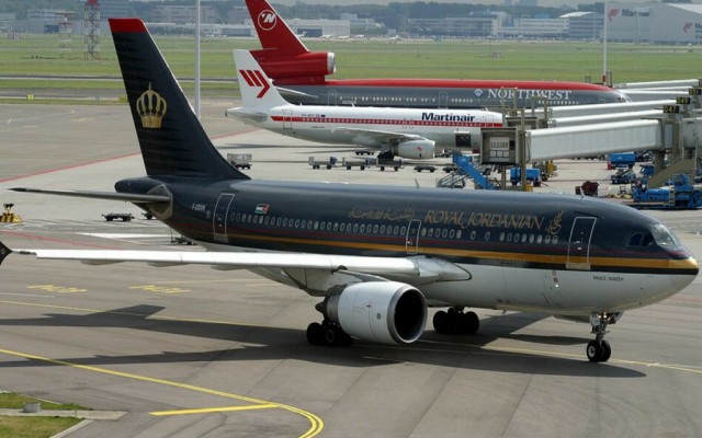 Airplanes. Desktop wallpaper