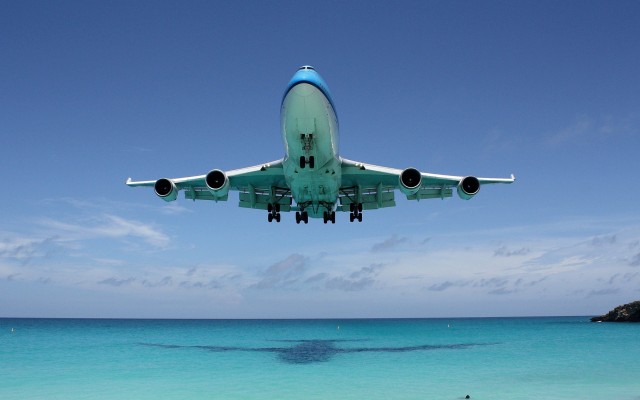 Airplanes. Desktop wallpaper