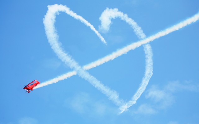 Love. Desktop wallpaper