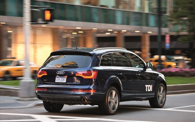 Audi Q7 TDI 2011. Desktop wallpaper