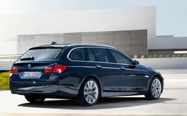 BMW 5 Series Touring. Desktop wallpaper