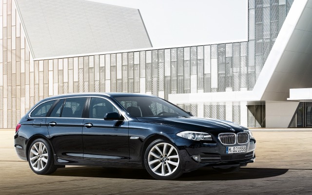BMW 5 Series Touring. Desktop wallpaper