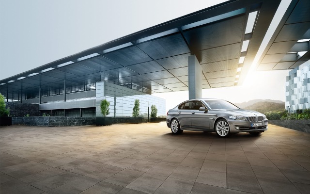 BMW 5 Series Sedan. Desktop wallpaper