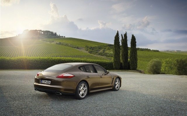 Porsche Panamera 4 2012. Desktop wallpaper