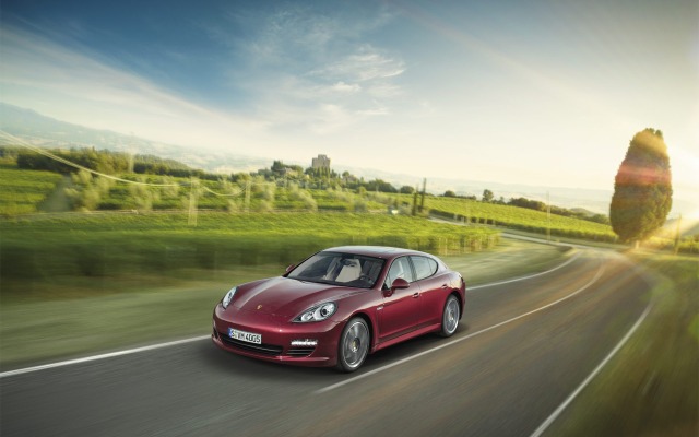 Porsche Panamera 2012. Desktop wallpaper