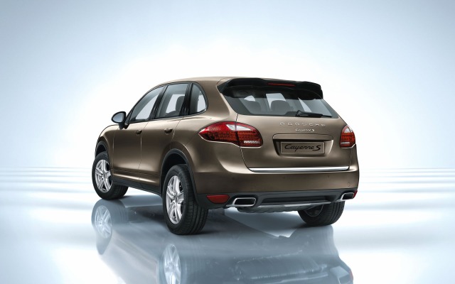 Porsche Cayenne S 2012. Desktop wallpaper