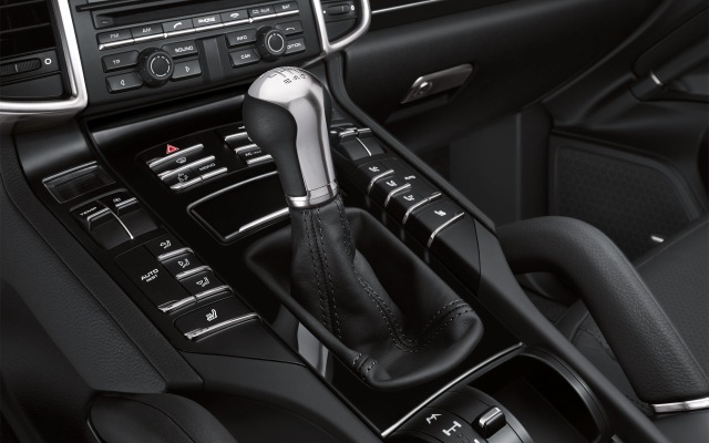 Porsche Cayenne 2012. Desktop wallpaper