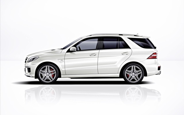 Mercedes-Benz ML 63 AMG 2012. Desktop wallpaper