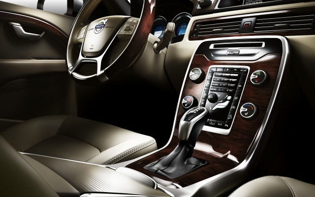 Volvo XC70 2013. Desktop wallpaper