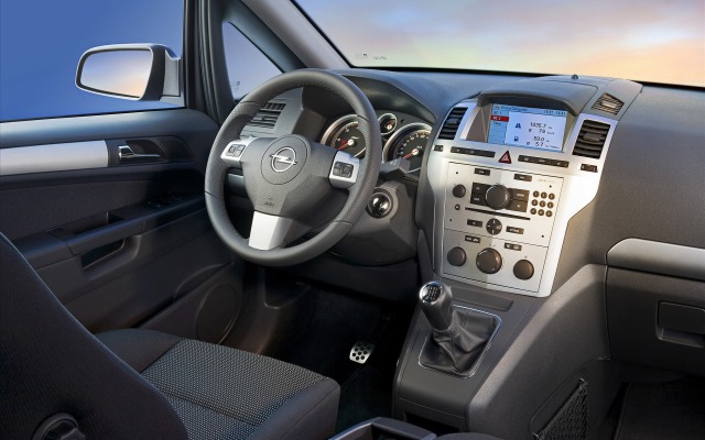 Opel Zafira 2009. Desktop wallpaper