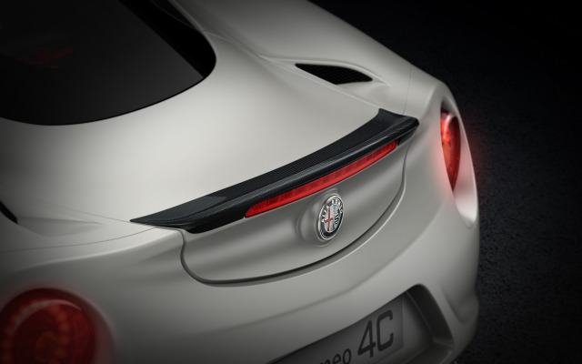 Alfa Romeo 4C 2015. Desktop wallpaper