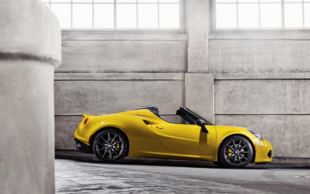 Alfa Romeo 4C Spider 2015. Desktop wallpaper